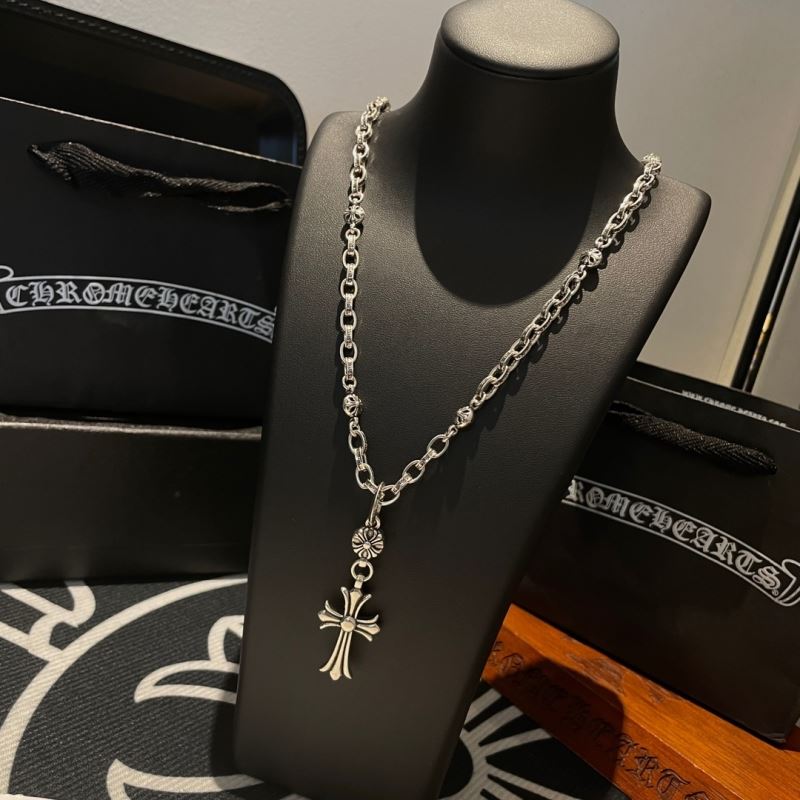 Ch*0me He**ts necklaces